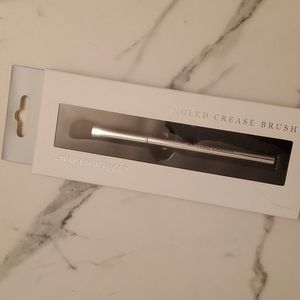 Urban Glow Angled Crease Brush